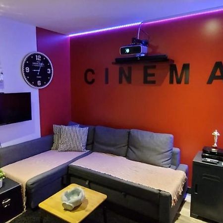 Appartement Cinema Video-Projecteur Et Garage 翁弗勒尔 外观 照片