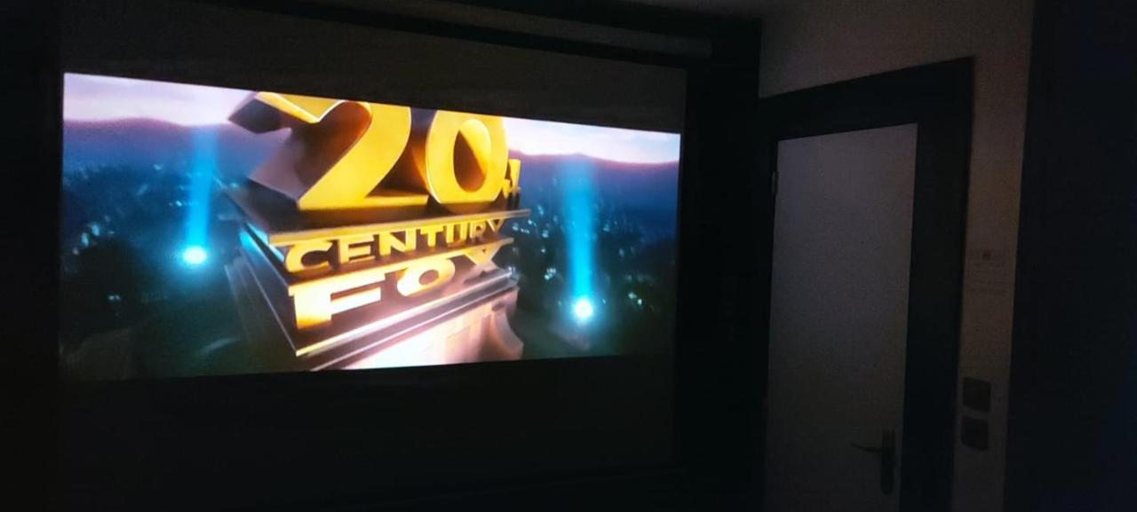 Appartement Cinema Video-Projecteur Et Garage 翁弗勒尔 外观 照片